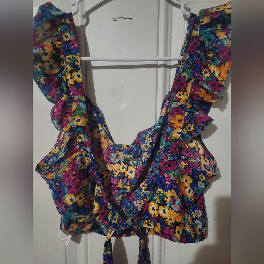 Floral Ruffle Sleeve Top - Picture 4 of 4